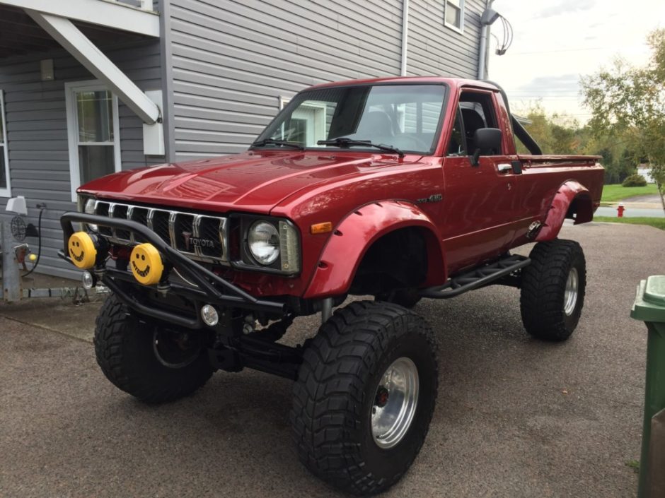 V8-Powered 1981 Toyota 4×4 5-Speed Pickup