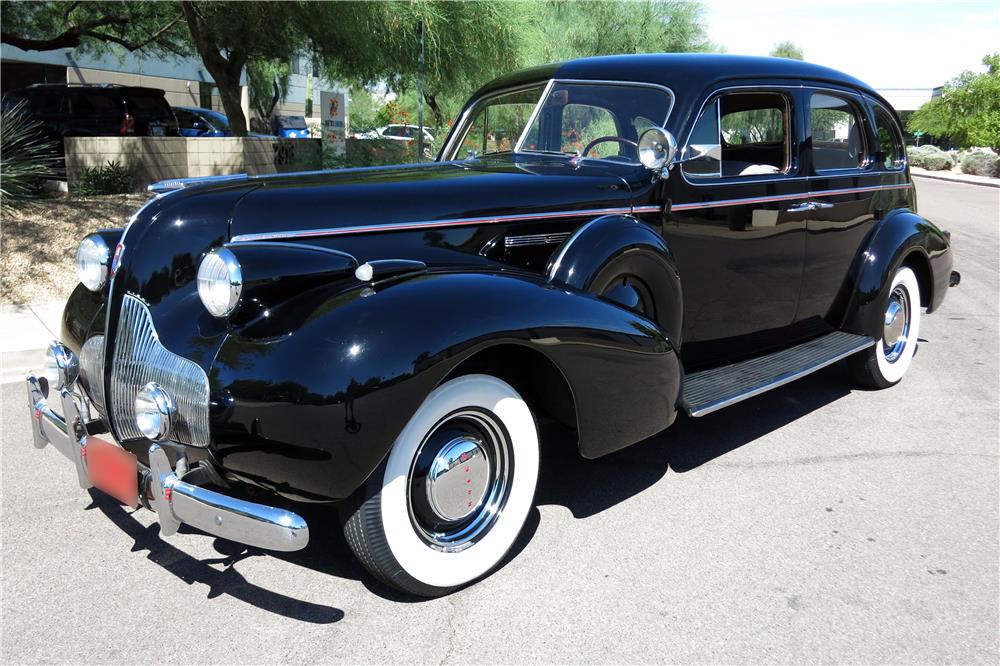 1939 BUICK ROADMASTER SERIES 80 TOURING SEDAN