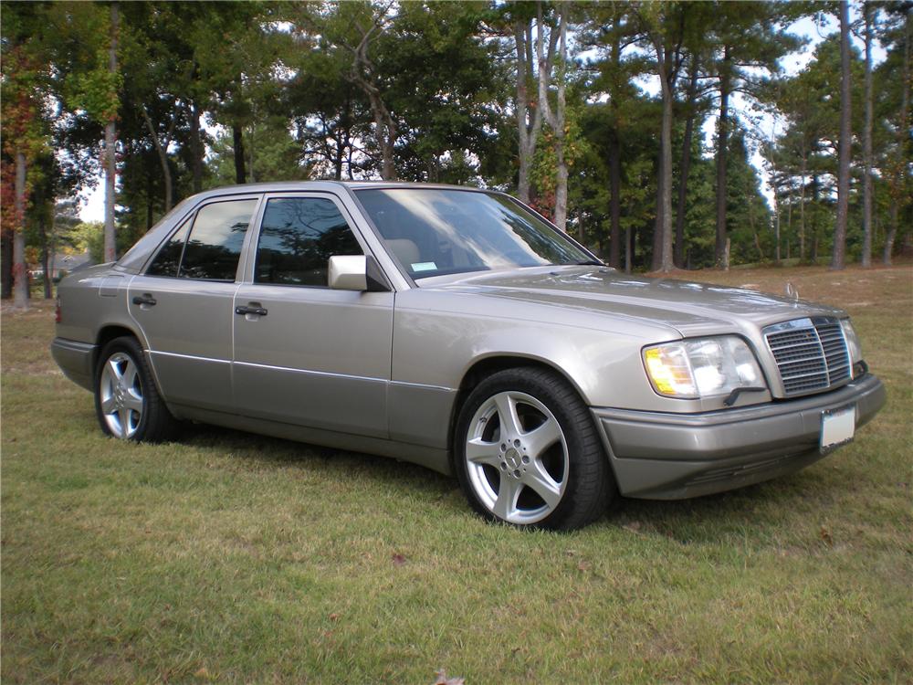 1995 MERCEDES-BENZ E420 SEDAN