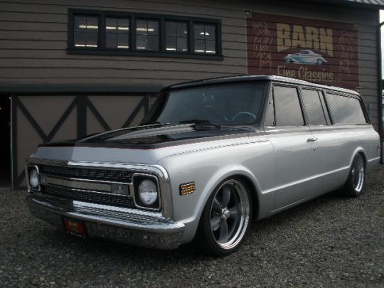 1970 CHEVROLET SUBURBAN CUSTOM STATION WAGON