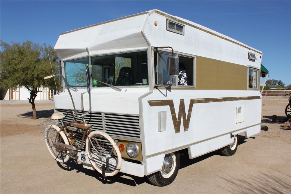 1969 WINNEBAGO MOTORHOME