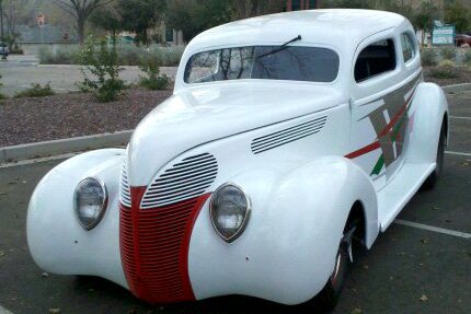 1939 FORD CUSTOM 2 DOOR SEDAN