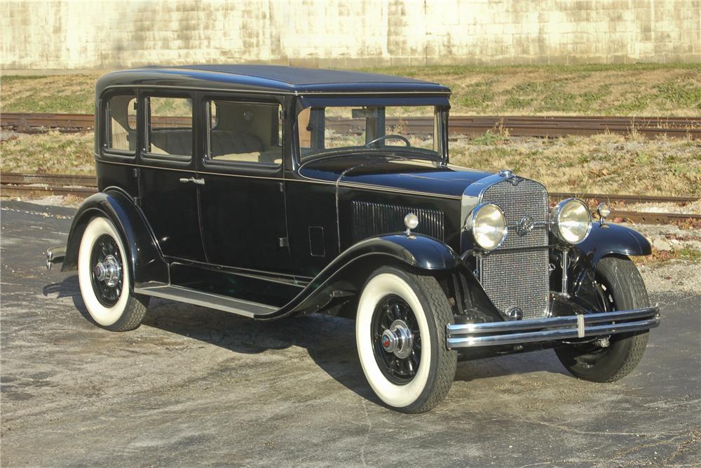 1930 LASALLE 340 SEDAN