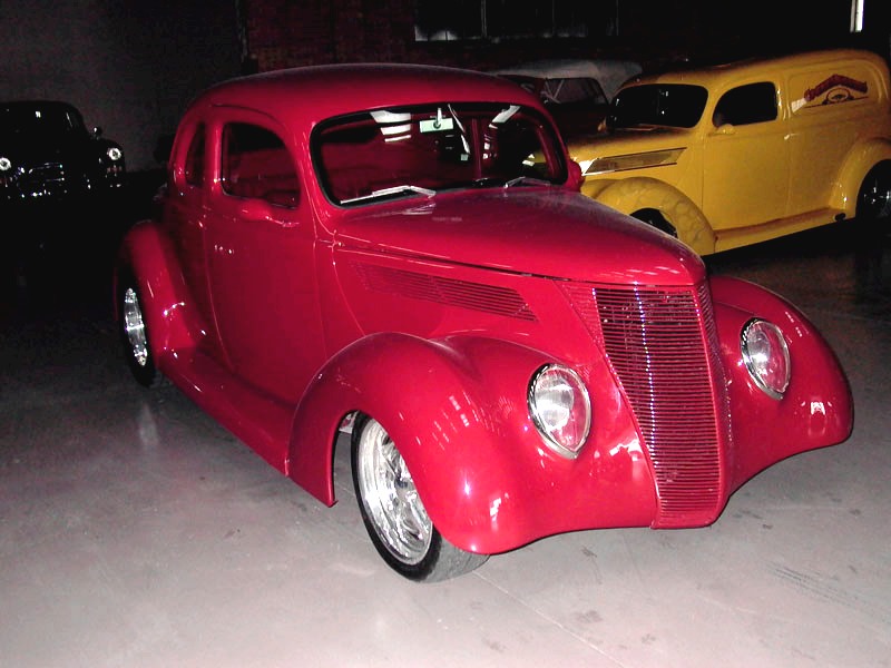 1937 FORD CUSTOM COUPE