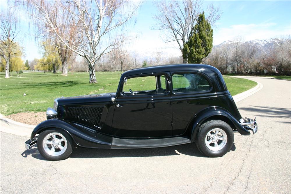 1934 FORD VICTORIA CUSTOM SEDAN