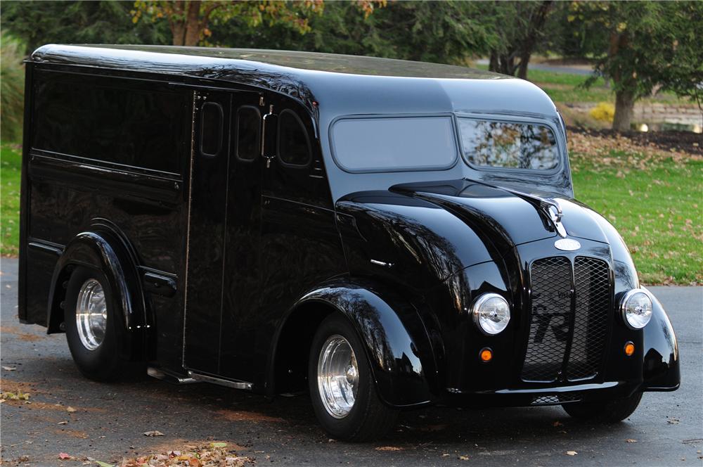 1964 DIVCO B100 CUSTOM MILK DELIVERY TRUCK