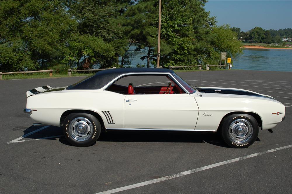 1969 CHEVROLET CAMARO Z/28 2 DOOR COUPE