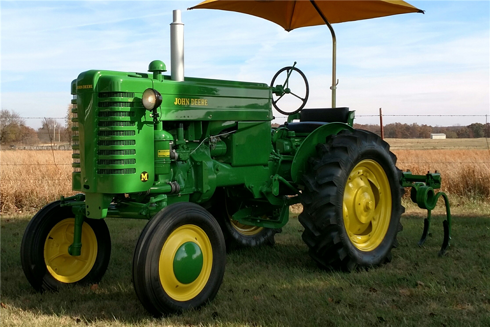 1950 JOHN DEERE M TRACTOR