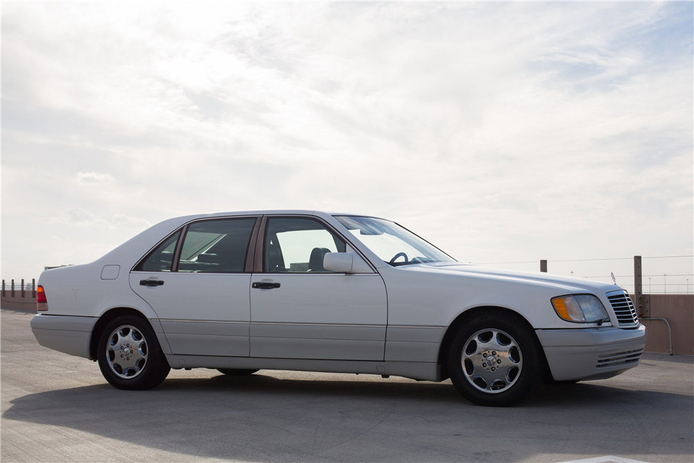 1995 MERCEDES-BENZ S600 4-DOOR SEDAN