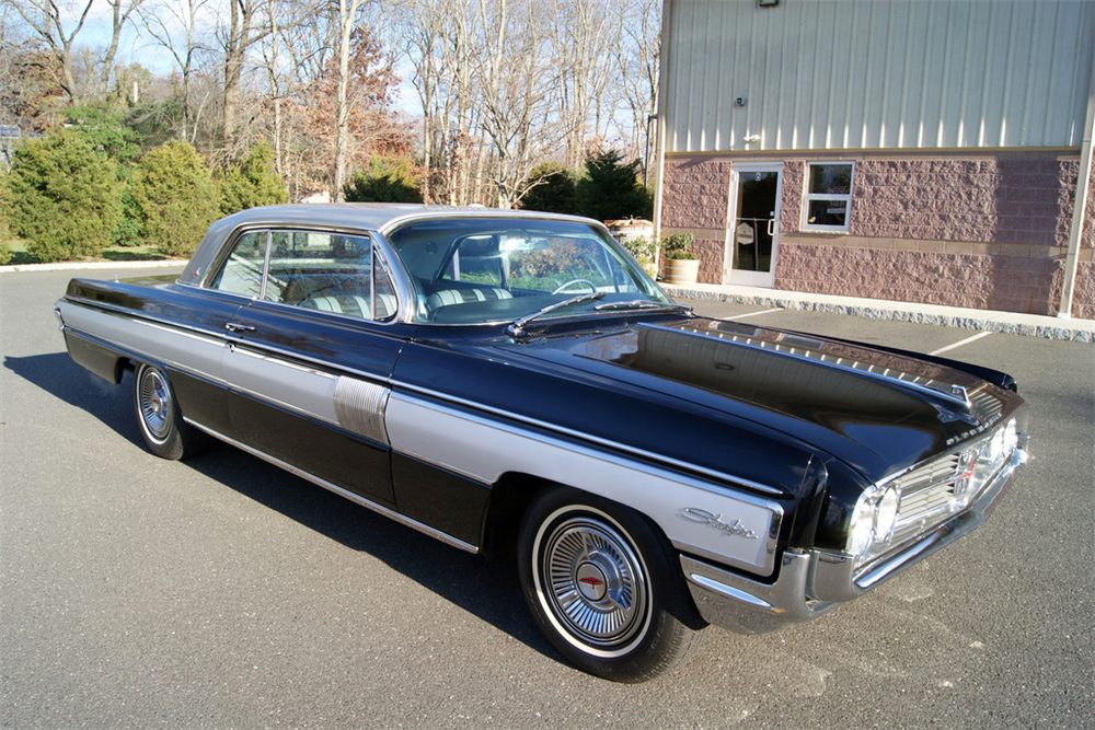 1962 OLDSMOBILE STARFIRE