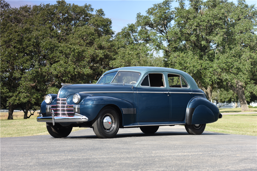 1940 OLDSMOBILE SERIES 90 