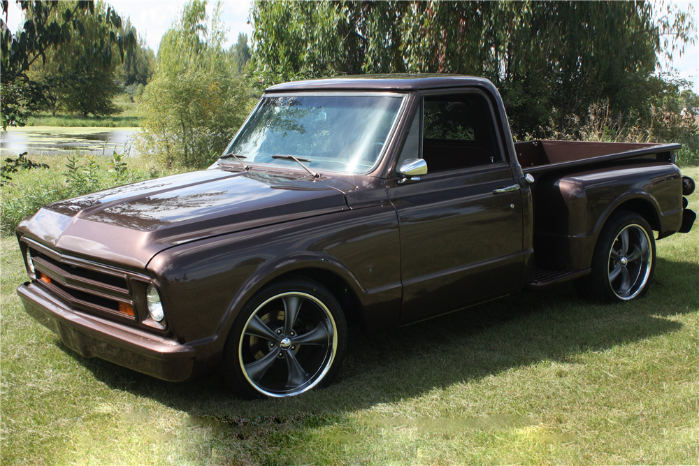 1967 CHEVROLET C-10 CUSTOM PICKUP