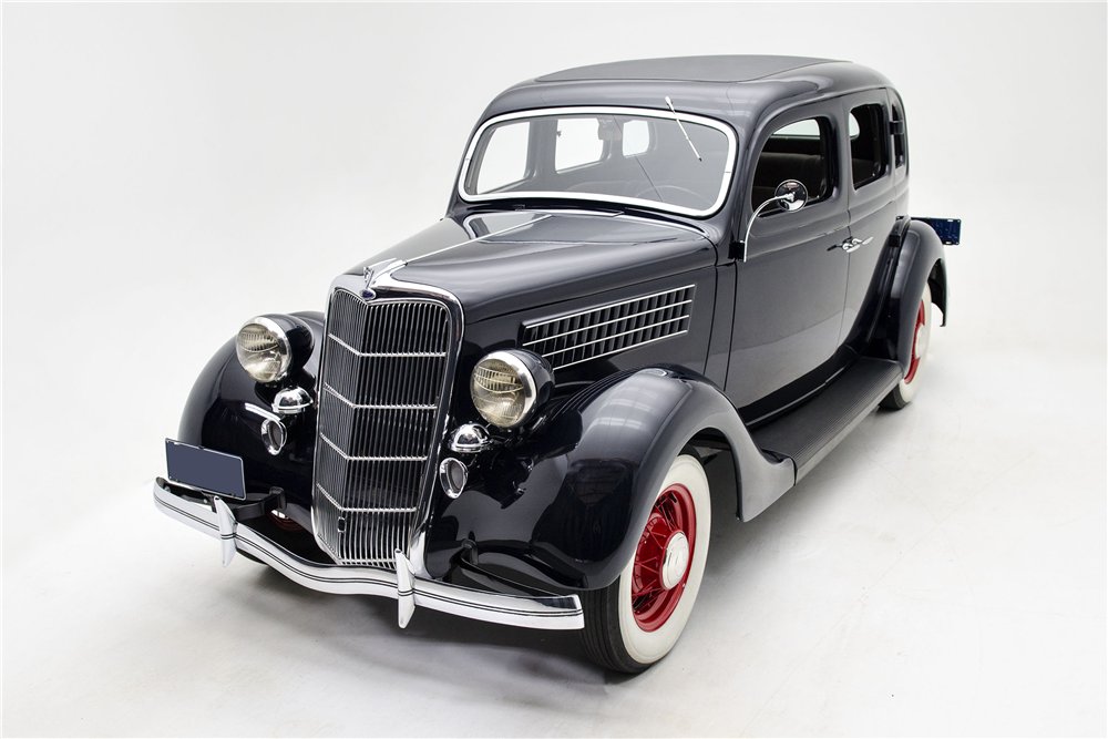 1935 FORD MODEL 48 SEDAN