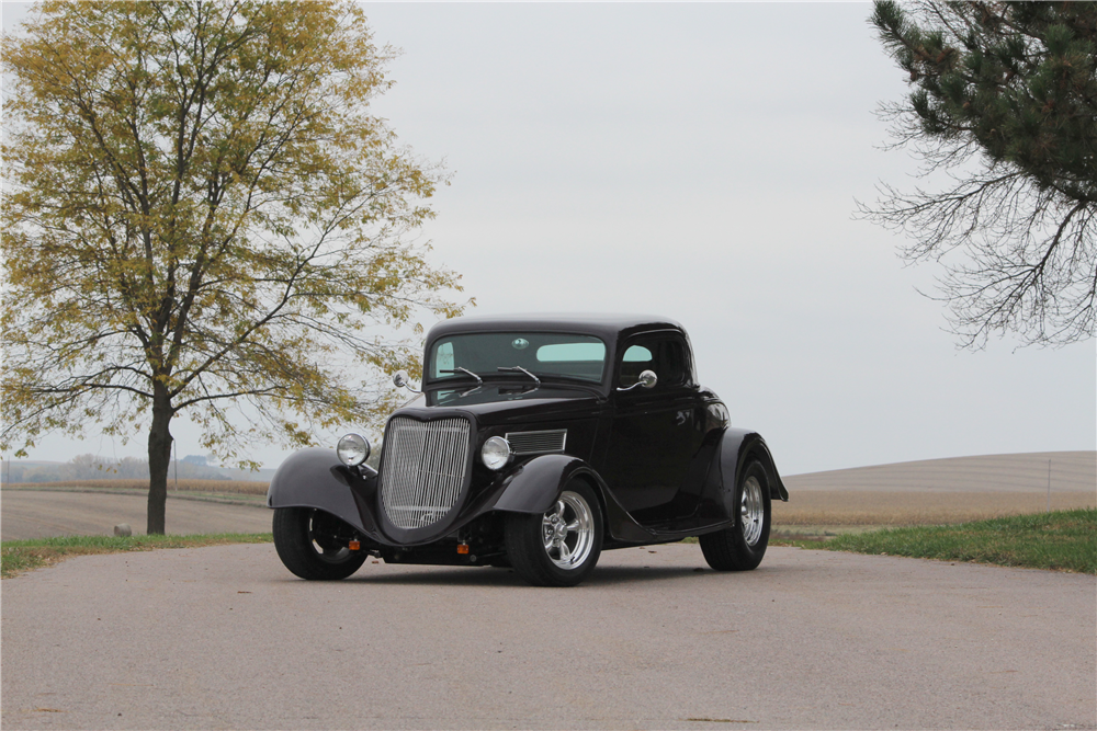 1934 FORD 3-WINDOW CUSTOM COUPE