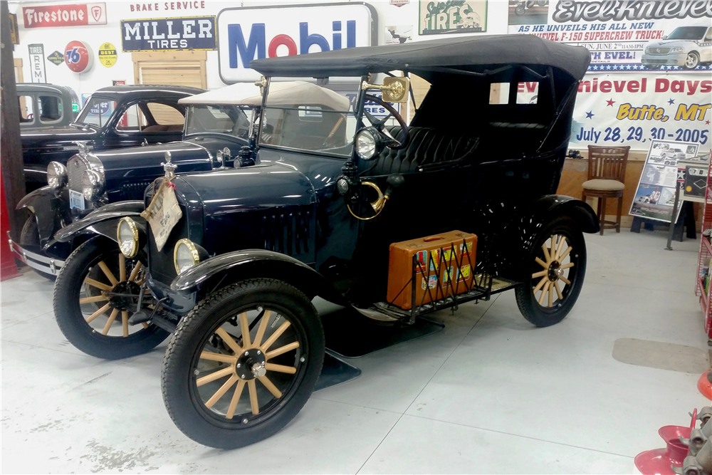 1922 FORD MODEL T TOURING CAR