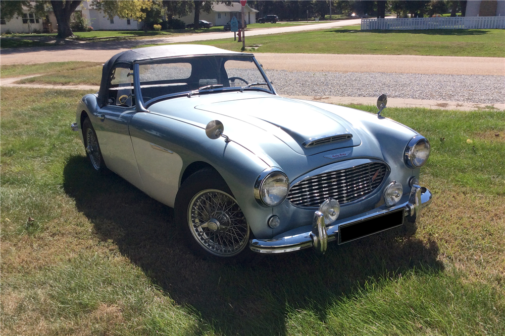 1961 AUSTIN-HEALEY 3000 BT7 CONVERTIBLE