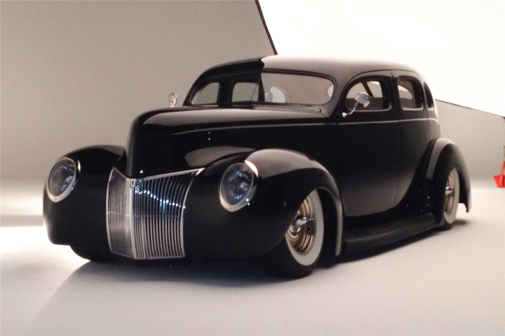 1940 FORD CUSTOM SEDAN