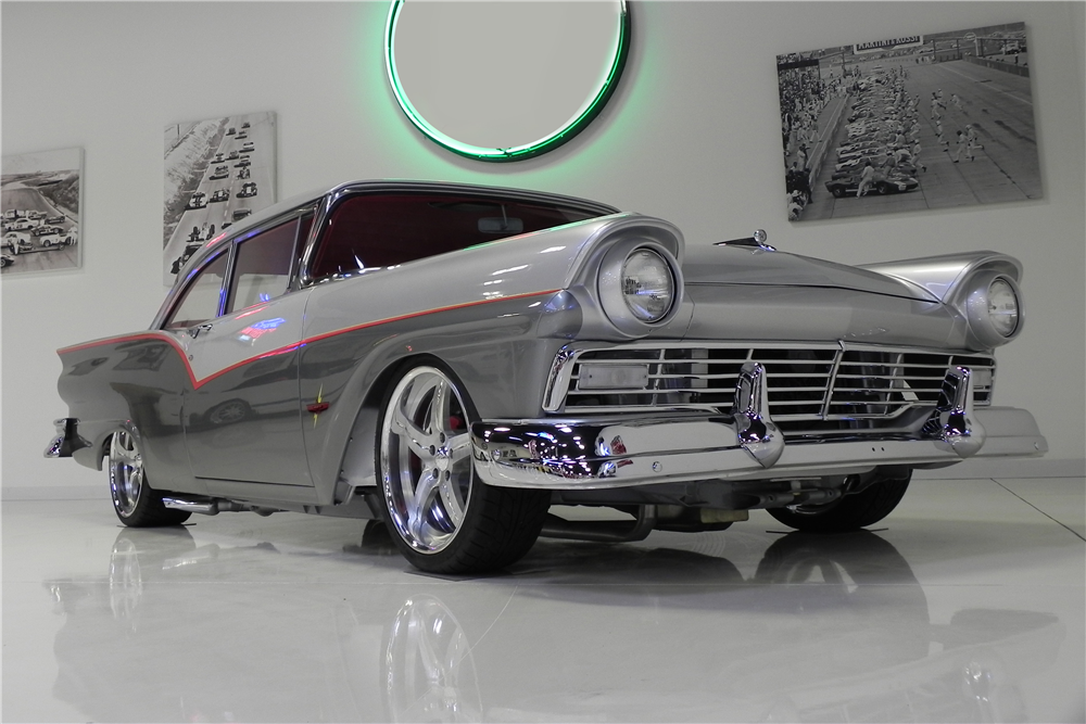 1957 FORD FAIRLANE CUSTOM SEDAN