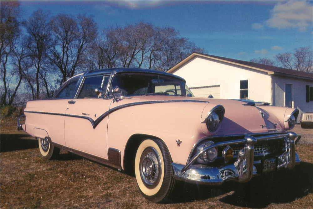 1955 FORD FAIRLANE CROWN VICTORIA GLASS-TOP COUPE