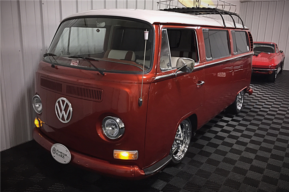 1968 VOLKSWAGEN BAY-WINDOW CUSTOM BUS