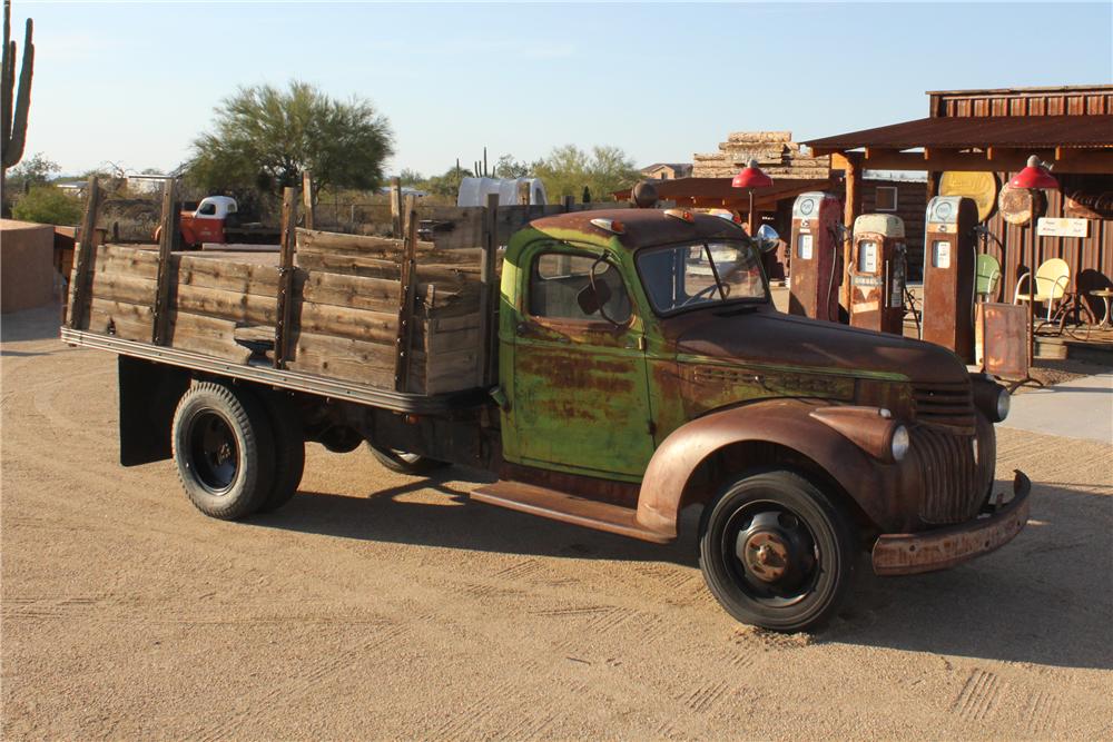 1946 CHEVROLET FLAT BED TRUCK