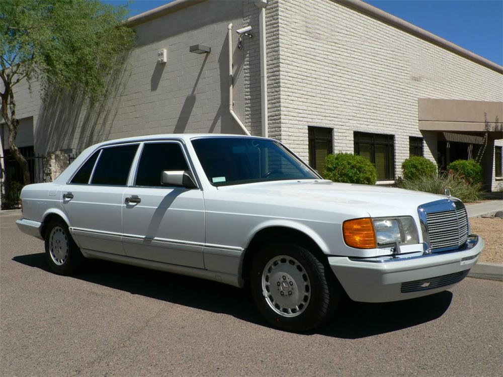 1990 MERCEDES-BENZ 420SEL SEDAN