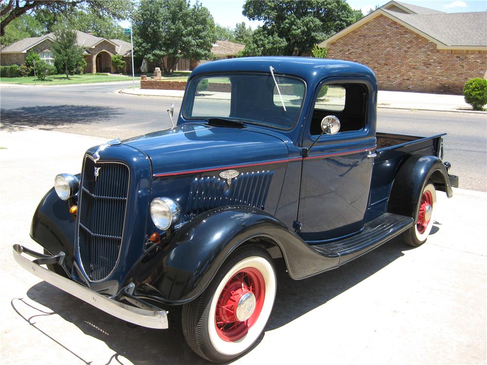 1935 FORD CUSTOM PICKUP