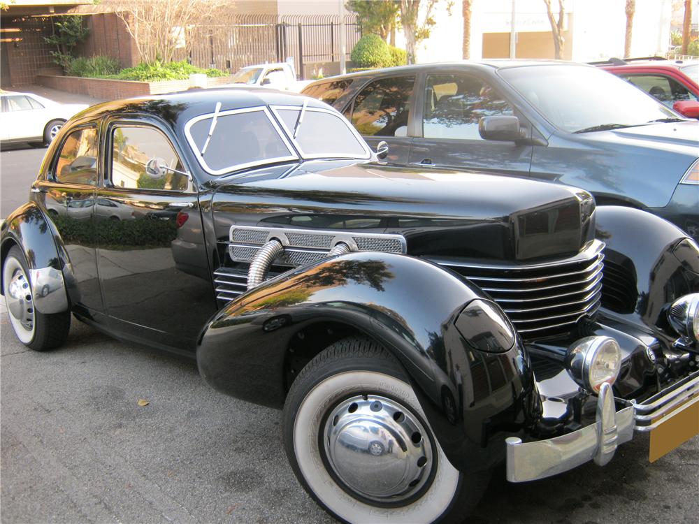 1936 CORD 810 CUSTOM 4 DOOR SEDAN