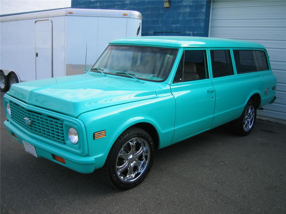 1971 CHEVROLET SUBURBAN CUSTOM 3 DOOR SUV