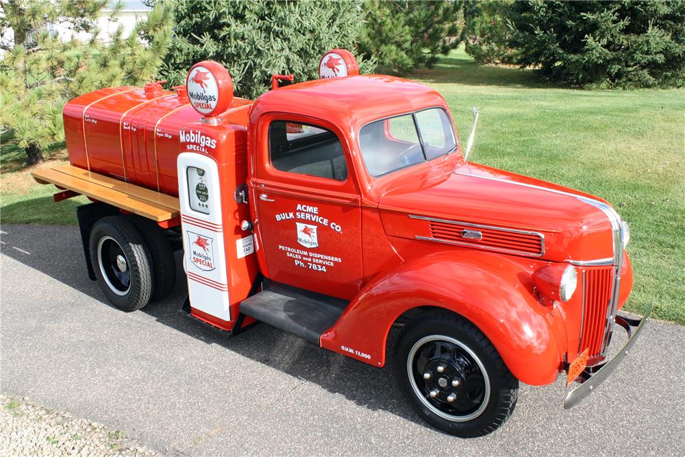 1941 FORD 1 1/2 TON TANKER TRUCK