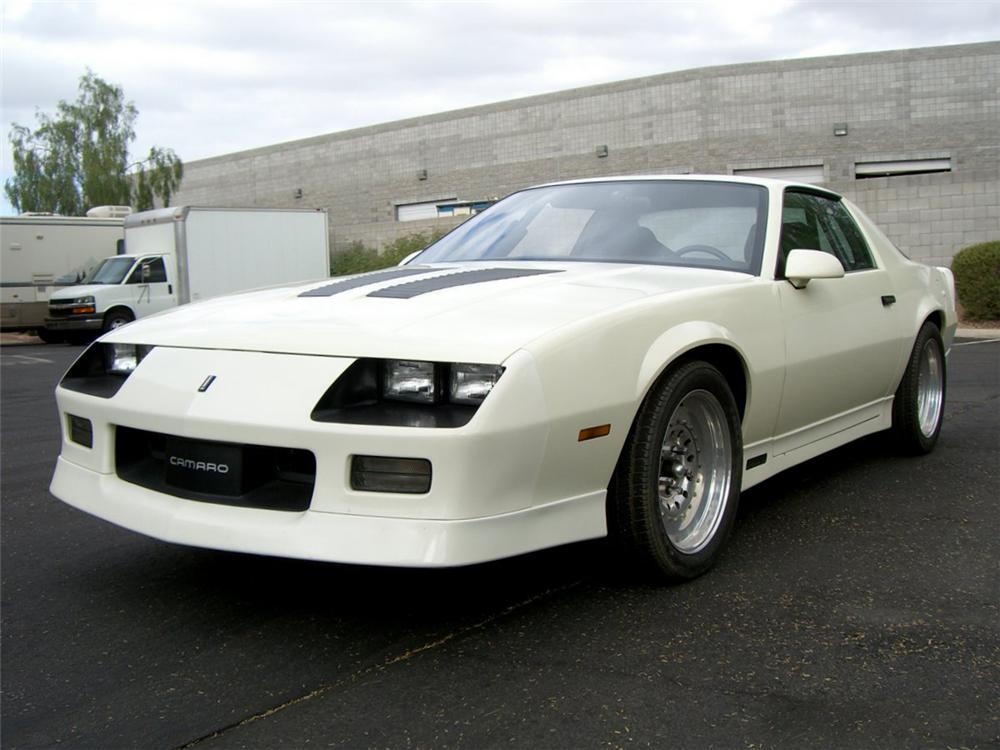 1988 CHEVROLET CAMARO IROC Z/28 CUSTOM 2 DOOR COUPE