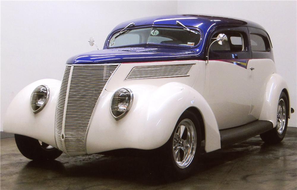 1937 FORD DELUXE CUSTOM 2 DOOR SEDAN