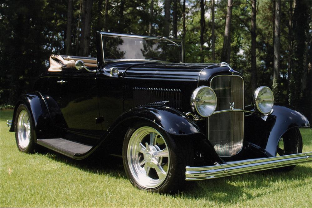 1932 FORD CUSTOM CABRIOLET