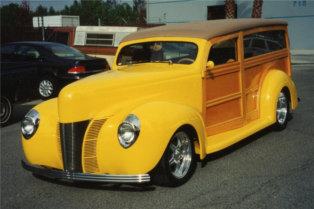 1940 FORD CUSTOM WOODY