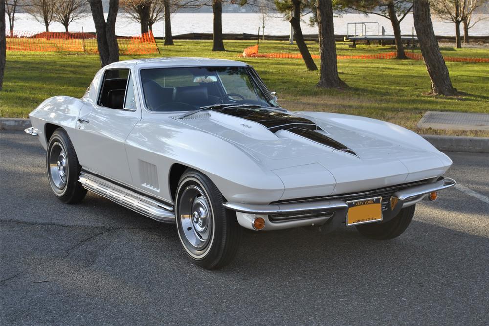 1967 CHEVROLET CORVETTE 2 DOOR COUPE