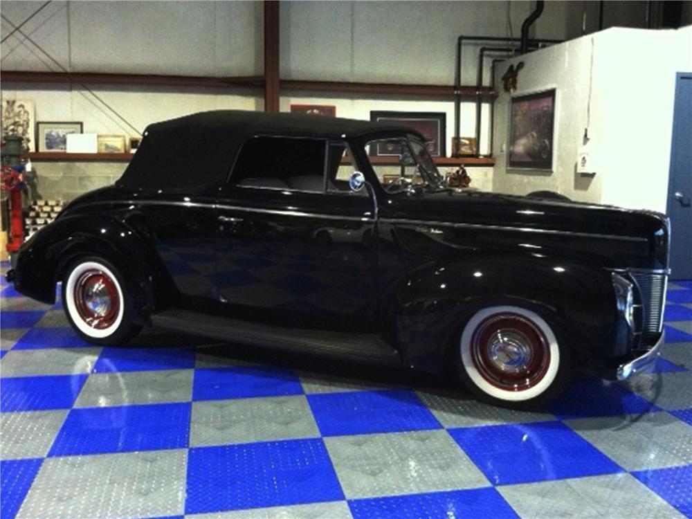 1940 FORD CUSTOM CONVERTIBLE