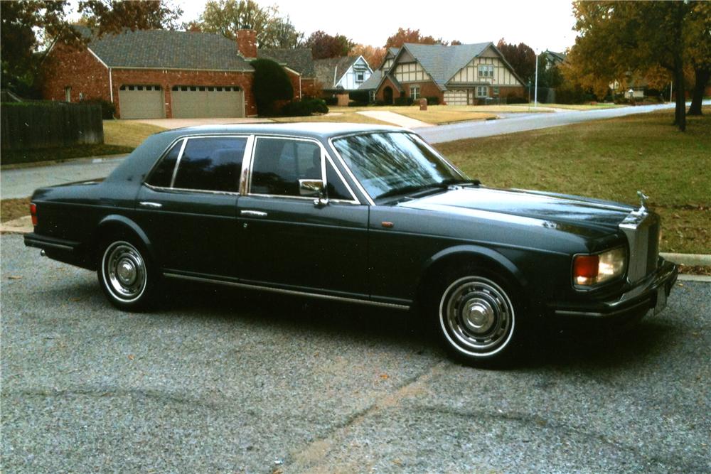 1989 ROLLS-ROYCE SILVER SPIRIT 4 DOOR SEDAN