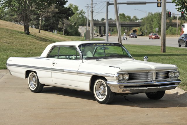 1962 PONTIAC BONNEVILLE 2 DOOR HARDTOP