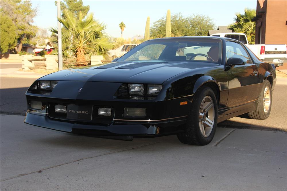 1986 CHEVROLET CAMARO IROC Z/28 2 DOOR COUPE