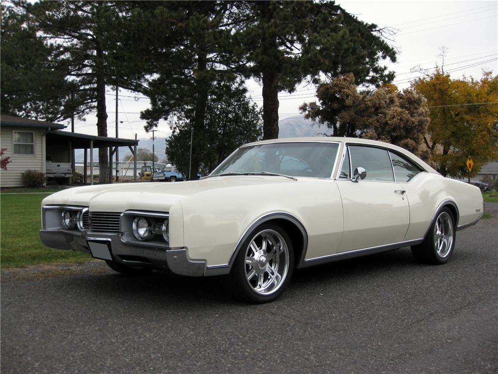 1967 OLDSMOBILE DELTA 88 2 DOOR HARDTOP