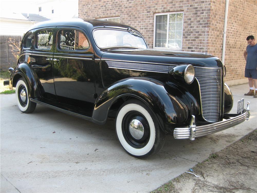 1937 DESOTO 4 DOOR SEDAN