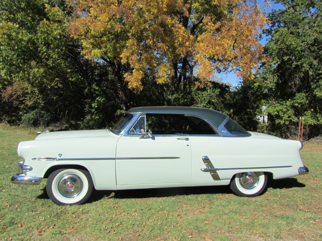 1953 FORD VICTORIA 2 DOOR HARDTOP