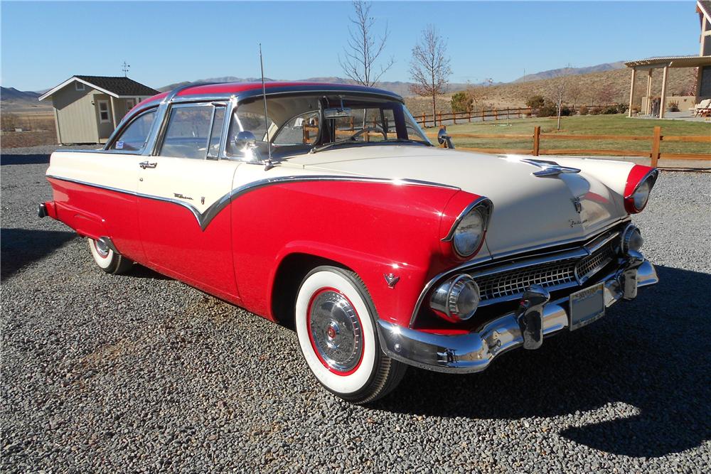 1955 FORD FAIRLANE 2 DOOR HARDTOP