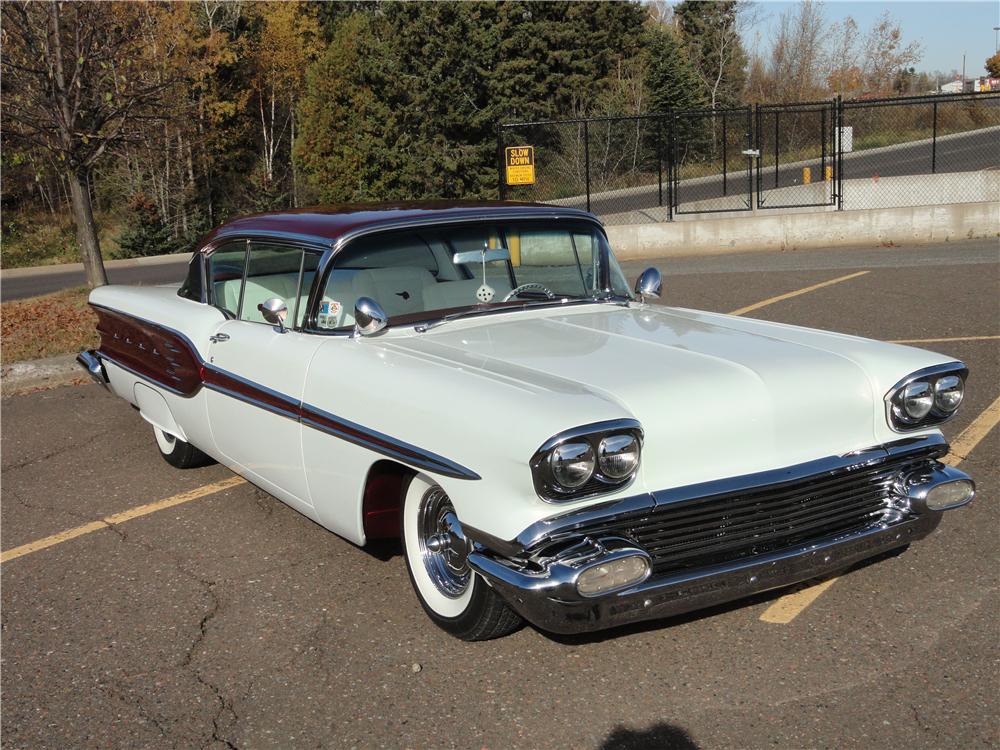 1958 PONTIAC STAR CHIEF CUSTOM 2 DOOR HARDTOP