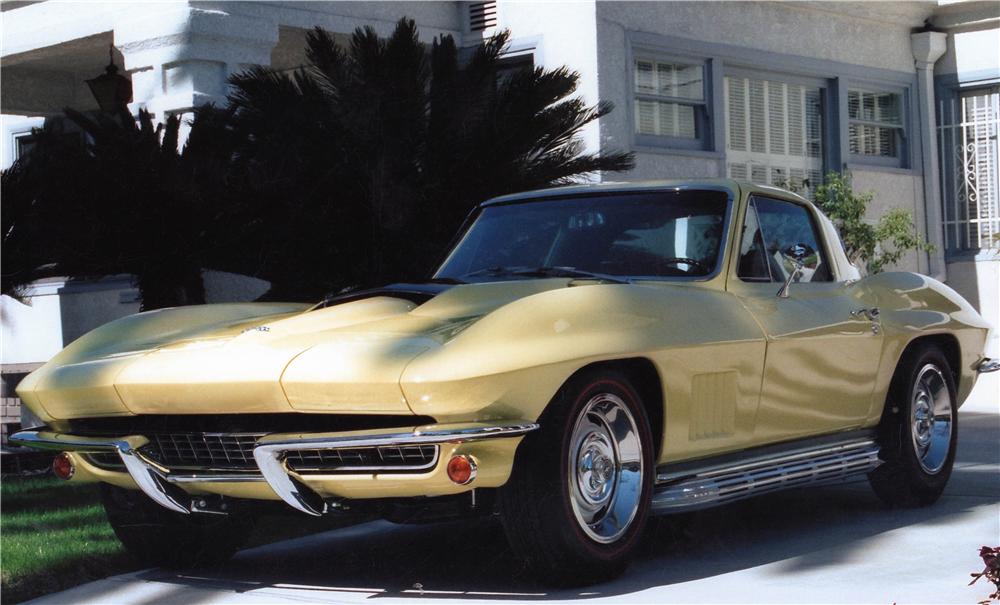 1967 CHEVROLET CORVETTE 2 DOOR COUPE