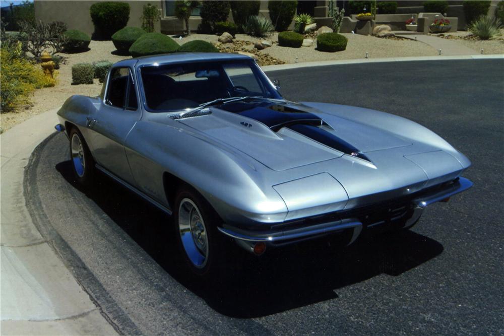 1967 CHEVROLET CORVETTE 2 DOOR COUPE