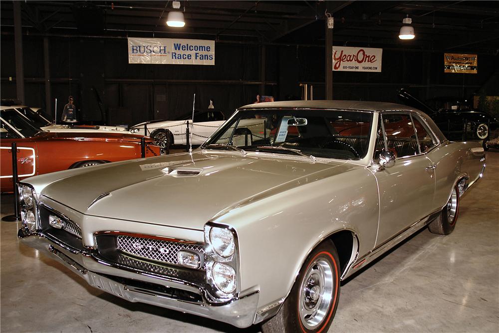 1967 PONTIAC GTO 2 DOOR HARDTOP