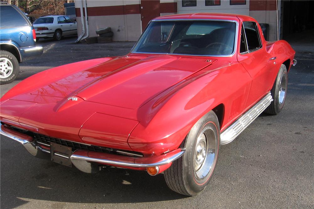 1967 CHEVROLET CORVETTE 2 DOOR COUPE