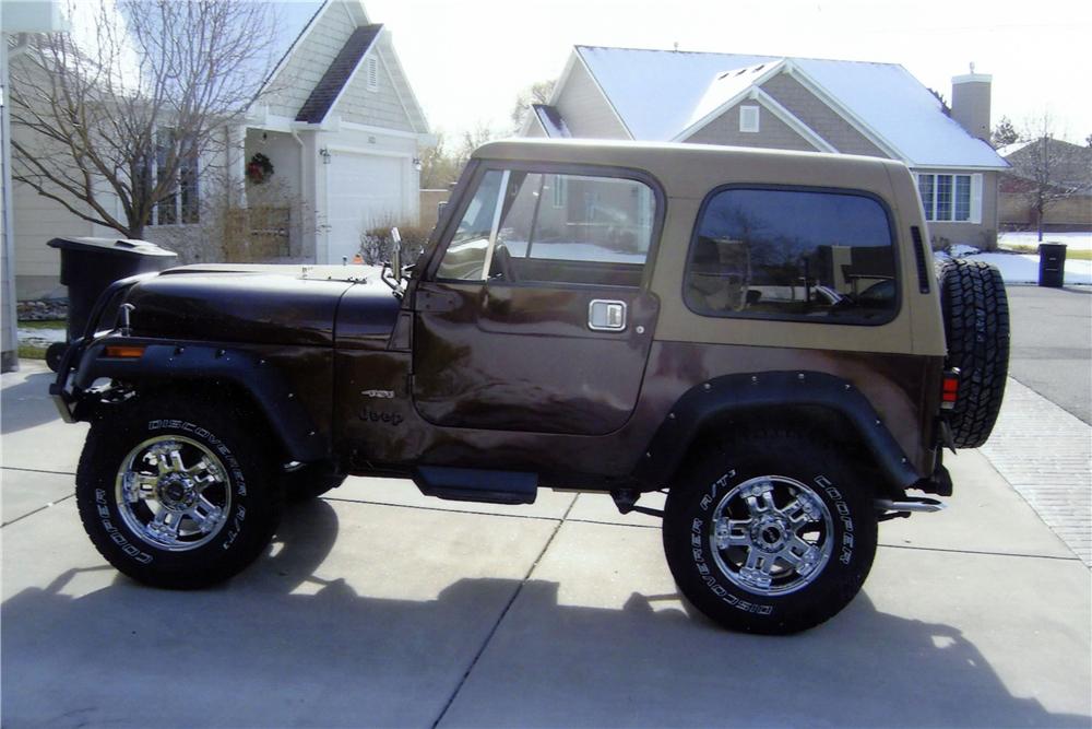 1982 JEEP CJ-7 CUSTOM SUV