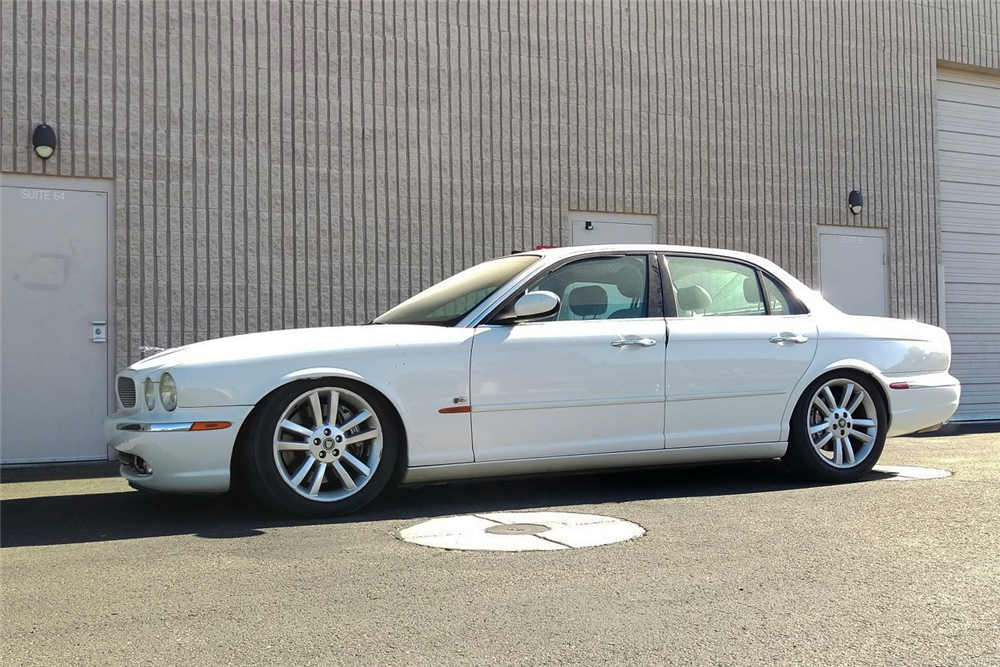 2004 JAGUAR XJR SUPERCHARGED SEDAN